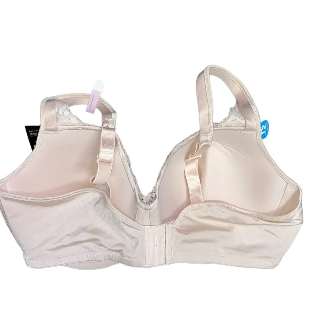 Bali Smoothing NWT Balconette Underwire Bra Size 42D